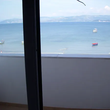 Likourgos Apartamento *