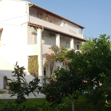 Likourgos Apartamento *